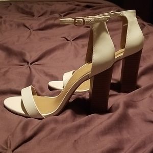 Sandals/ heels